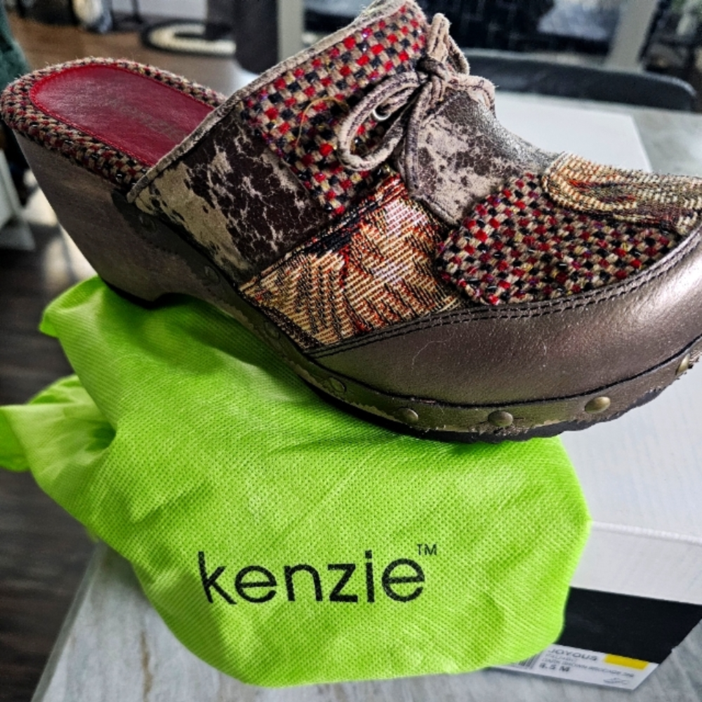 KENZIE womens clog